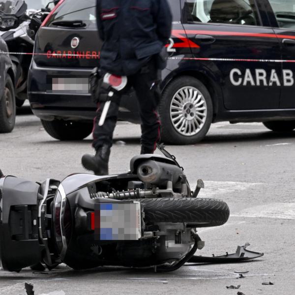 Perugia, incidente a Tavernelle: scontro frontale tra moto e auto, morto un 34enne