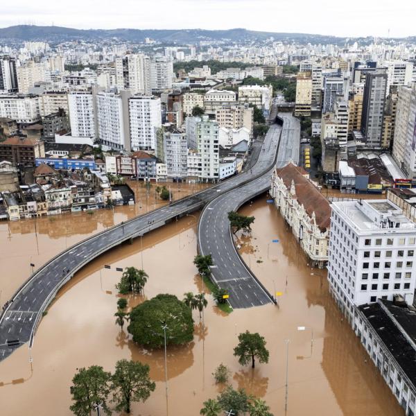 Maltempo in Brasile, sale a 78 il bilancio delle vittime delle inondazioni a Porto Alegre: oltre 100 i dispersi