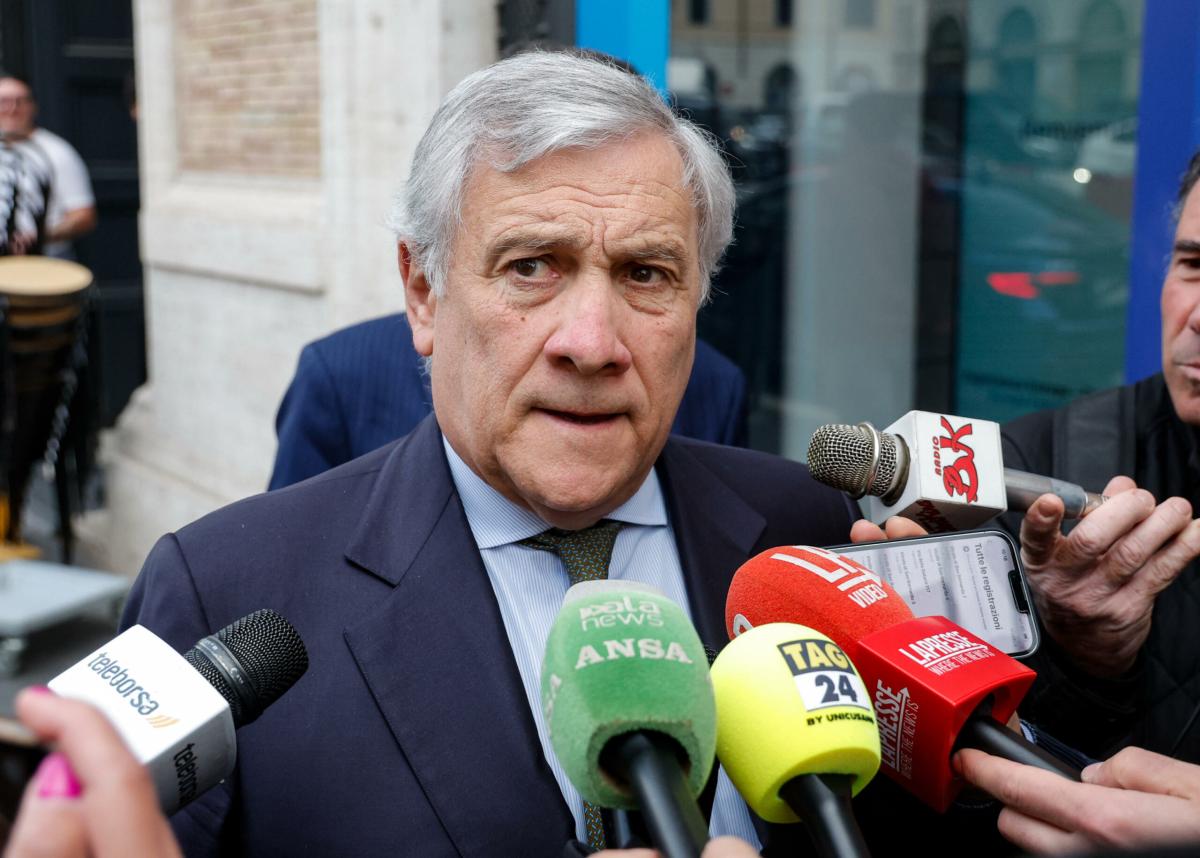 Caso Salis, Tajani: “No a caso politico, hanno il coltello dalla parte del manico” e sull’Ucraina replica a Tusk: “Nervi saldi e non avere paura”