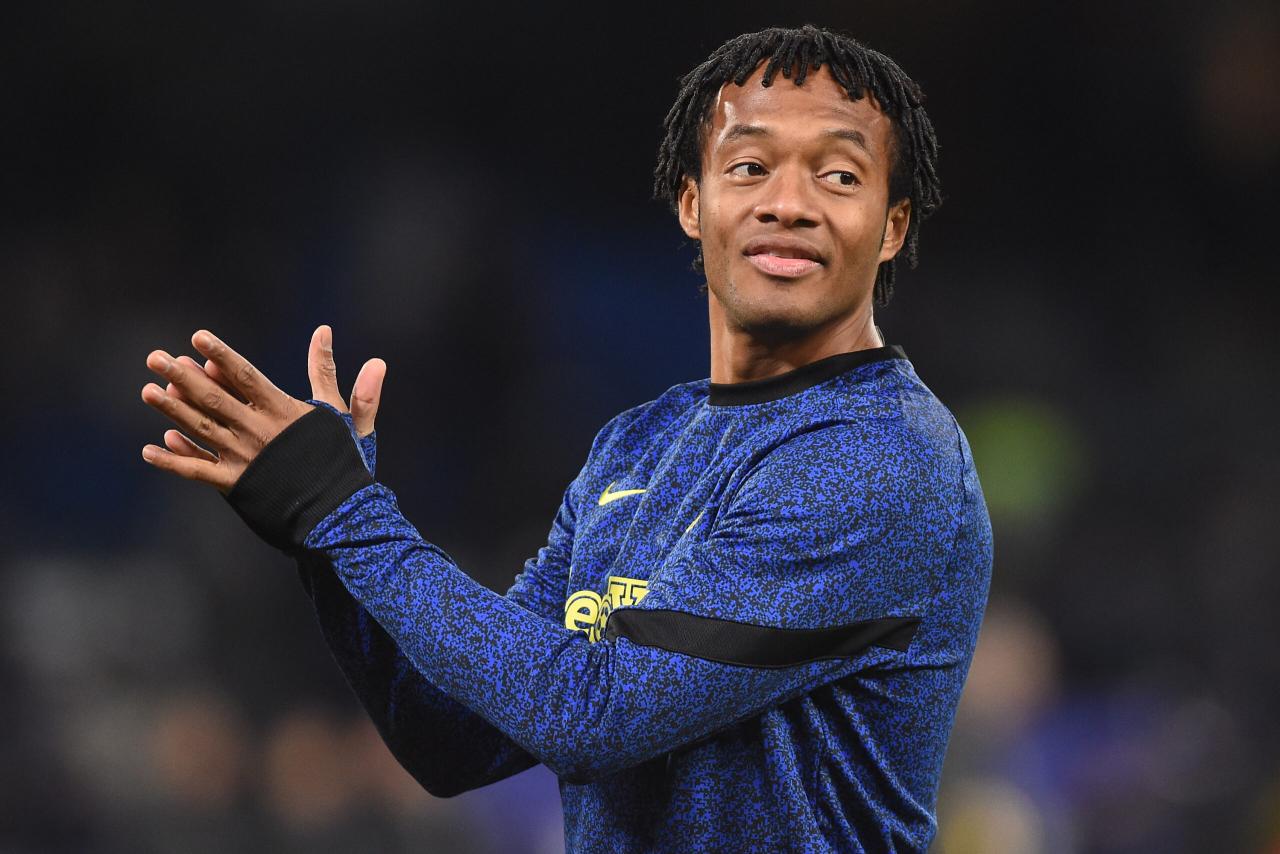 Inter, Cuadrado scatenato al coro: “Chi non salta è bianconero”. Tifosi Juventus furiosi