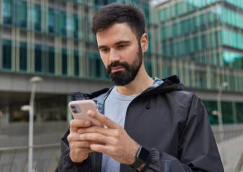 L’uso del cellulare può essere dannoso per lo sperma, ecco come mette a rischio la fertilità