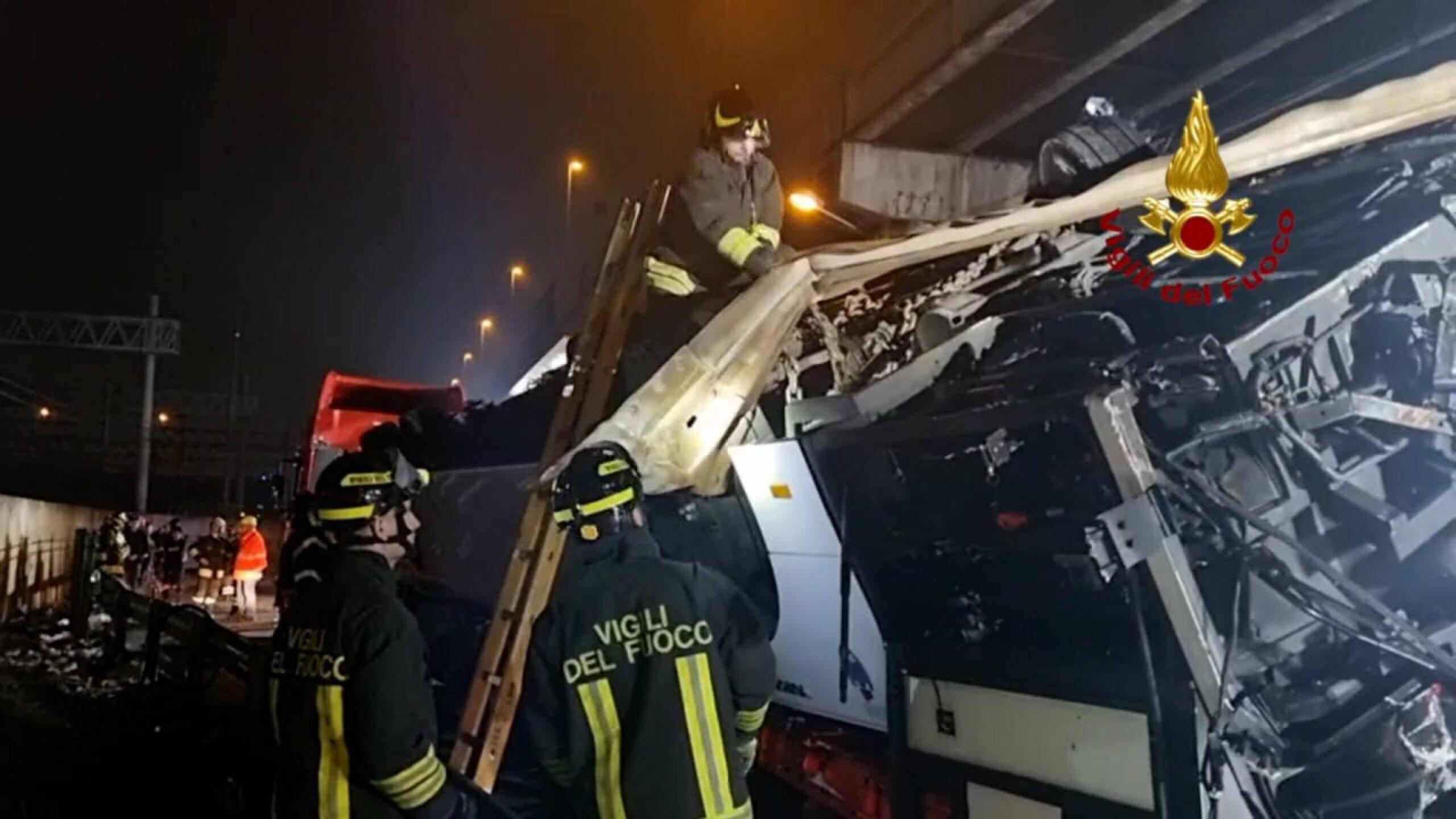 Incidente pullman Mestre, l’operaio Bujar Bucaj che ha soccorso i passeggeri: “Nessuno mi ha aiutato, altre persone si sarebbero salvate”