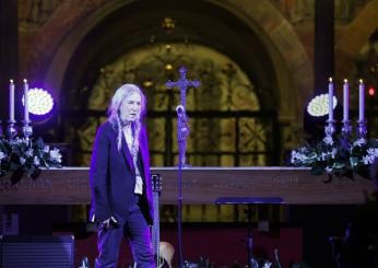 Patti Smith colta da un malore, a Bologna annullato il concerto al teatro Duse