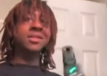 Usa, il rapper 17enne Rylo Huncho si spara accidentalmente in testa: morto sul colpo | VIDEO E FOTO