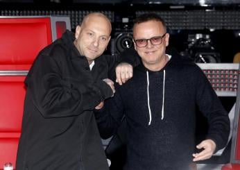 Gigi D’Alessio e Clementino cantano l’Inno di Mameli: applausi a Napoli, polemiche sui social