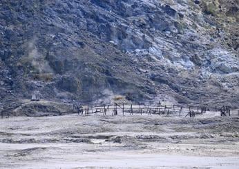 Pozzuoli, denunciato tiktoker che si è avvicinato alla Solfatara per fare un video