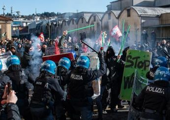 Vicenza, scontro polizia e manifestanti al corteo contro presenza Israele alla Fiera Oro