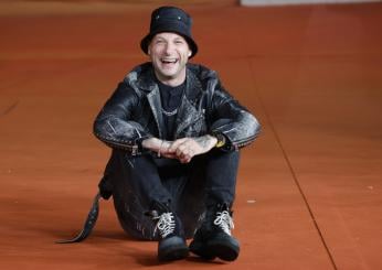 Clementino, torna in radio con “Parlo ‘e te”: il significato del brano in collaborazione con Ste