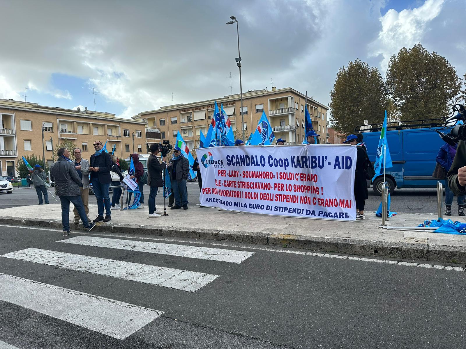 Coop migranti famiglia Soumahoro, moglie e suocera davanti al Gip. Il legale di Liliane Murekatete: “Se confermati gli arresti domiciliari faremo ricorso” | VIDEO