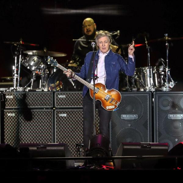 Quando esce “One Hand Clapping”, l’album di Paul McCartney con i Wings? Tracklist e curiosità