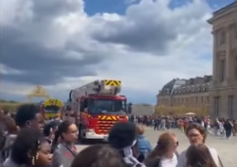 Francia, incendio a Versailles: non ci sono feriti o danni | VIDEO E FOTO