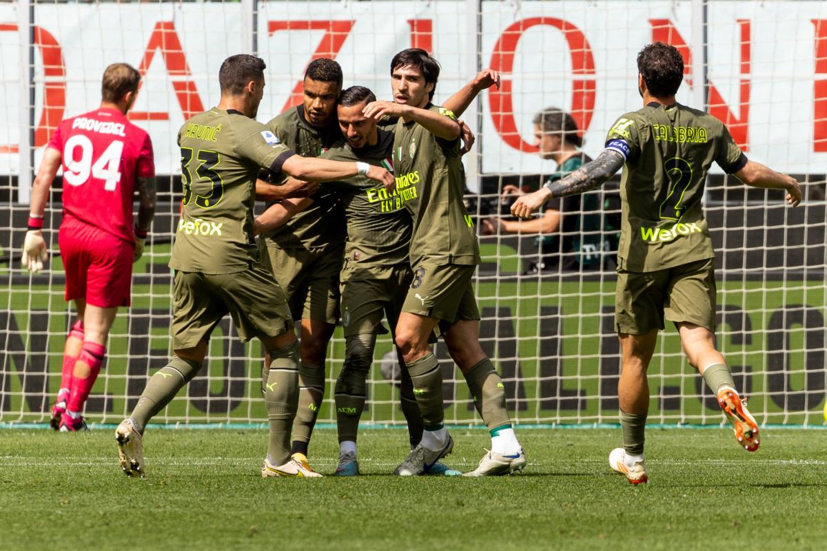 Milan-Lazio 2-0, rossoneri a meno tre dal secondo posto. Ansia Leao