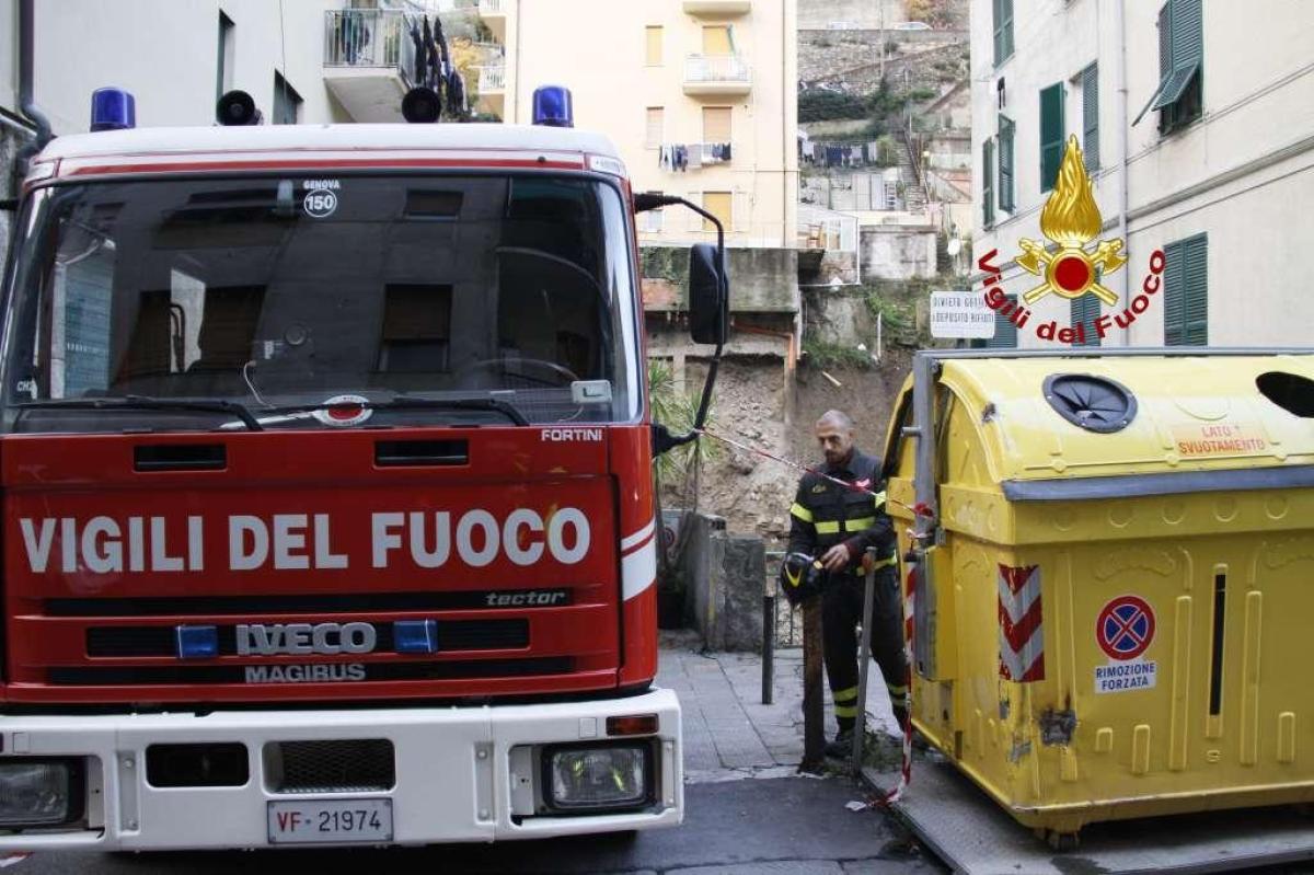 Incendi nella notte a Genova: fiamme al Lagaccio e a Castelletto