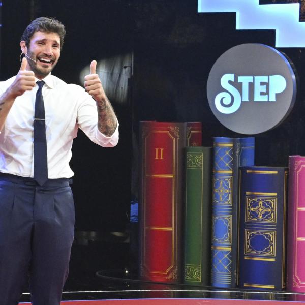 Stefano De Martino single per “legittima difesa”, l’ultima rivelazione sull’ex ballerino di “Amici”