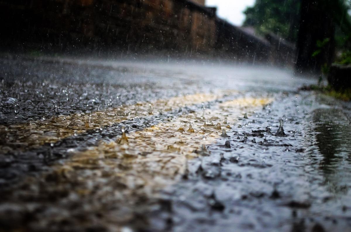 Maltempo in Lombardia oggi 28 agosto 2023: allerta rossa in Valchia…