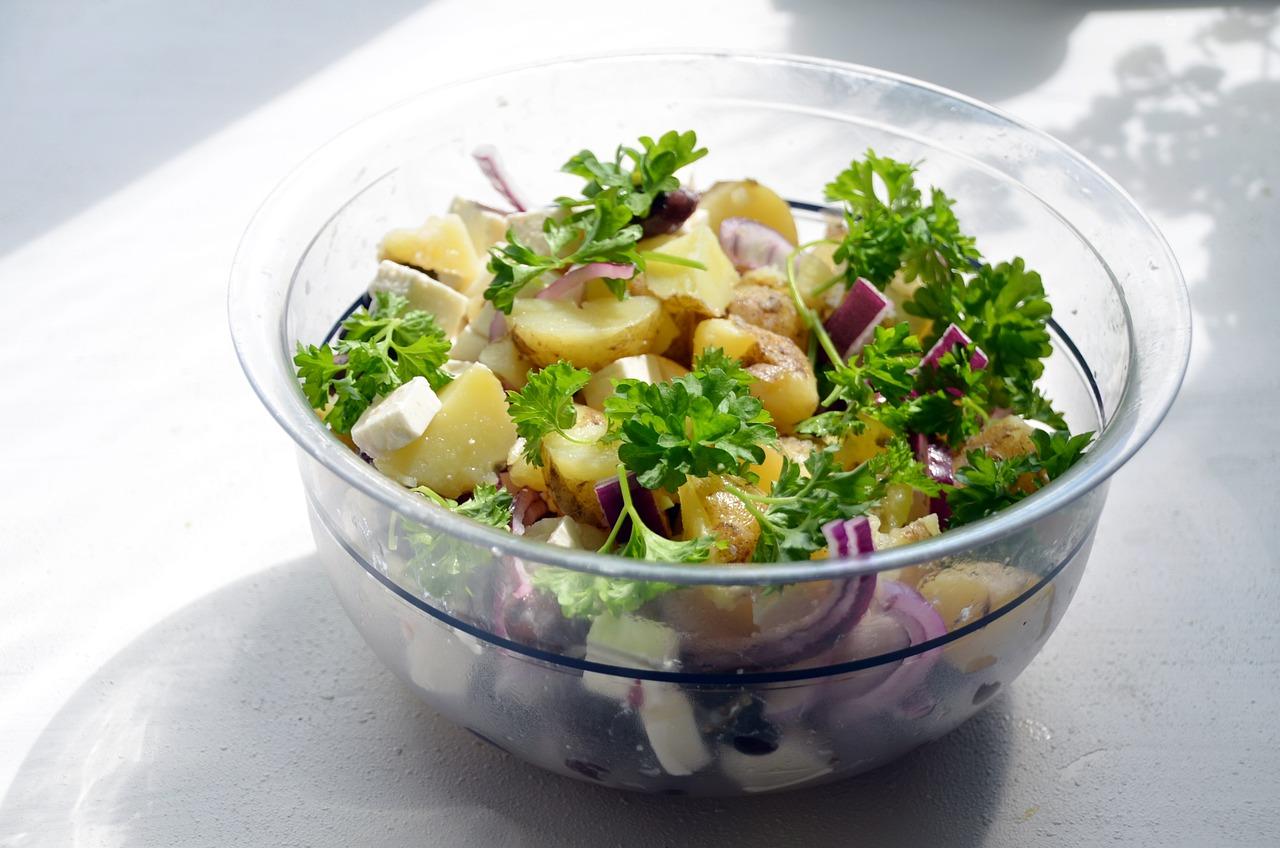 In forma, con gusto: l’insalata di patate light