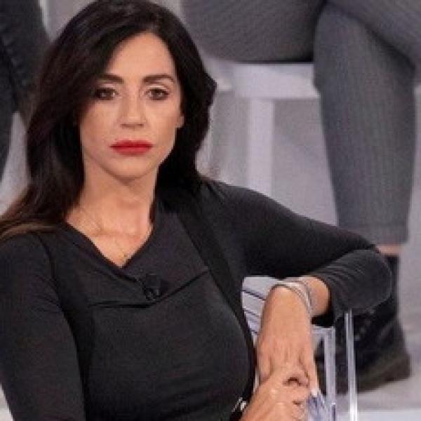 Temptation Island Winter 2023 location e conduttore, le novità da Raffaella Mennoia che apre a partecipare in coppia