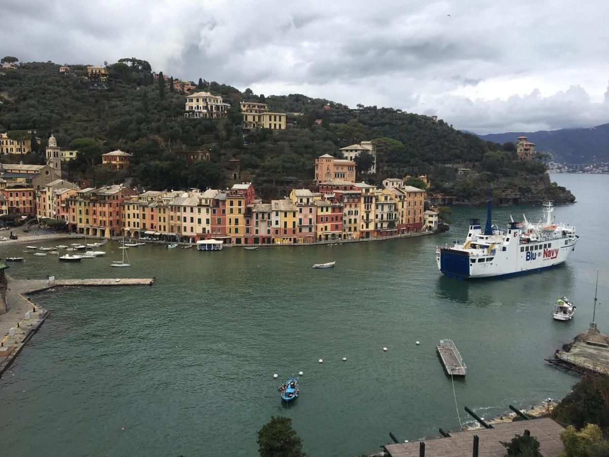 Ok all’ordinanza “decoro” a Portofino: stop a passeggiate in bikini…