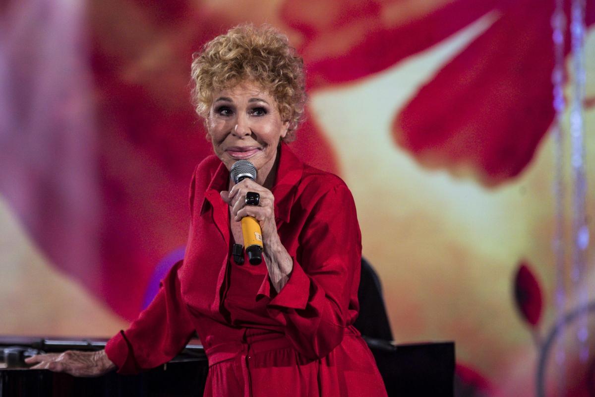 Ornella Vanoni e Arisa, l’ironica battuta e il siparietto ad Amici