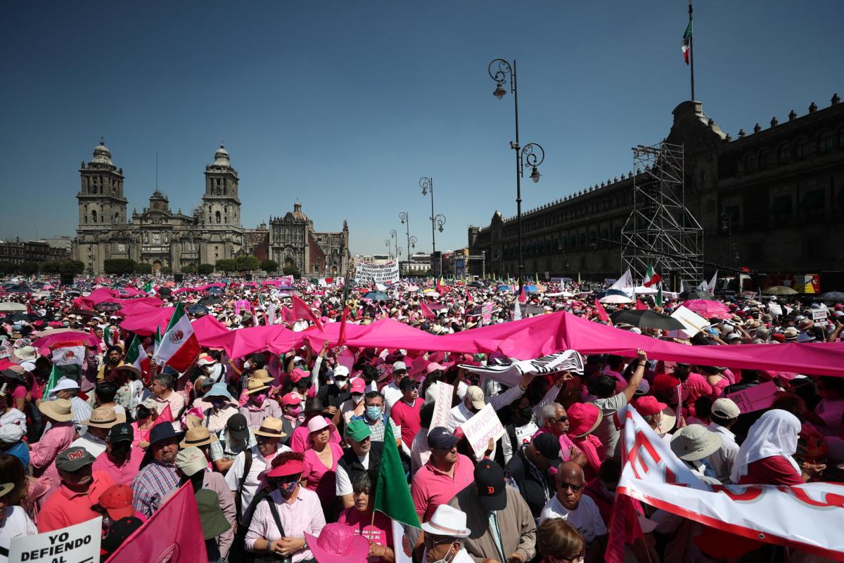 Messico, la più grande manifestazione contro AMLO ha preso vita a C…