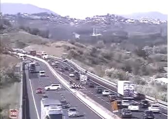 Incidente Genova oggi sull’A10, una panda di si ribalta dopo un tamponamento