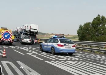 Roma, incendio sul raccordo vicino a via del Mare: rallentamenti do…