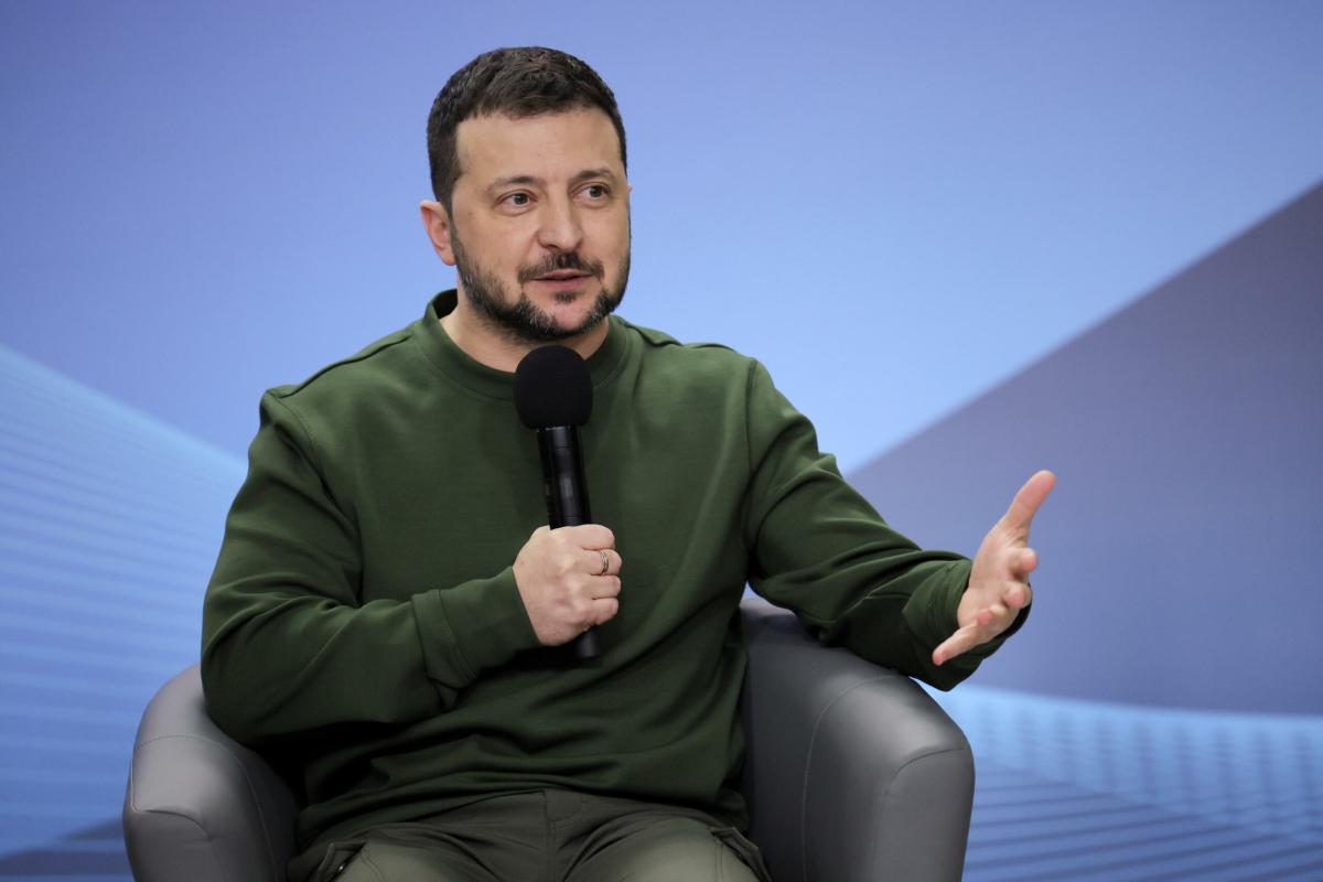 Zelensky visita Germania e Francia per firmare patti di sicurezza