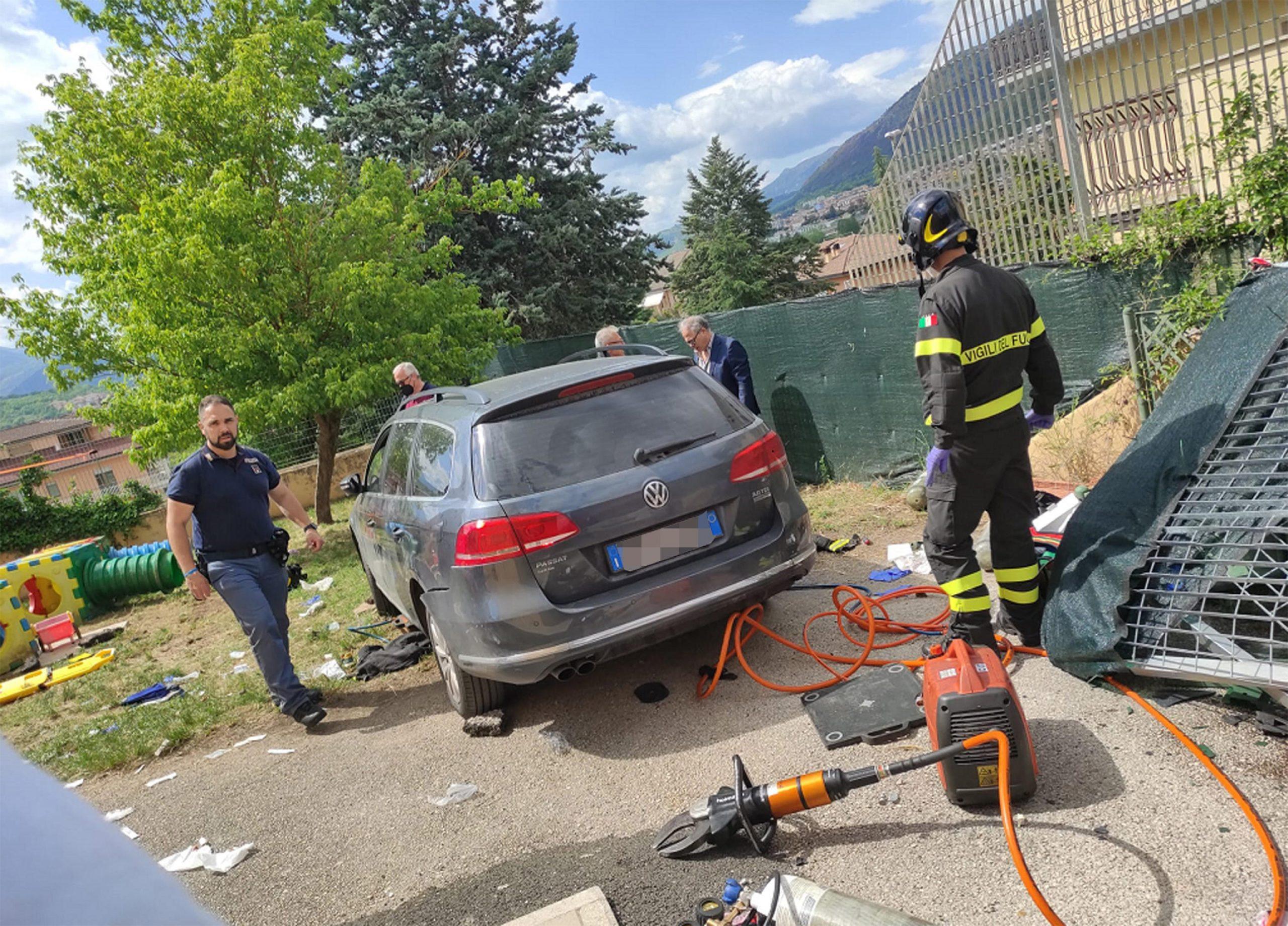 L’Aquila, auto piombata sull’asilo: La proprietaria: “Ho tentato di fermarla”