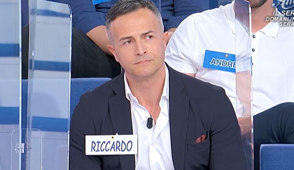 Uomini e Donne Trono over, Riccardo esce con Giusy e Mariangela