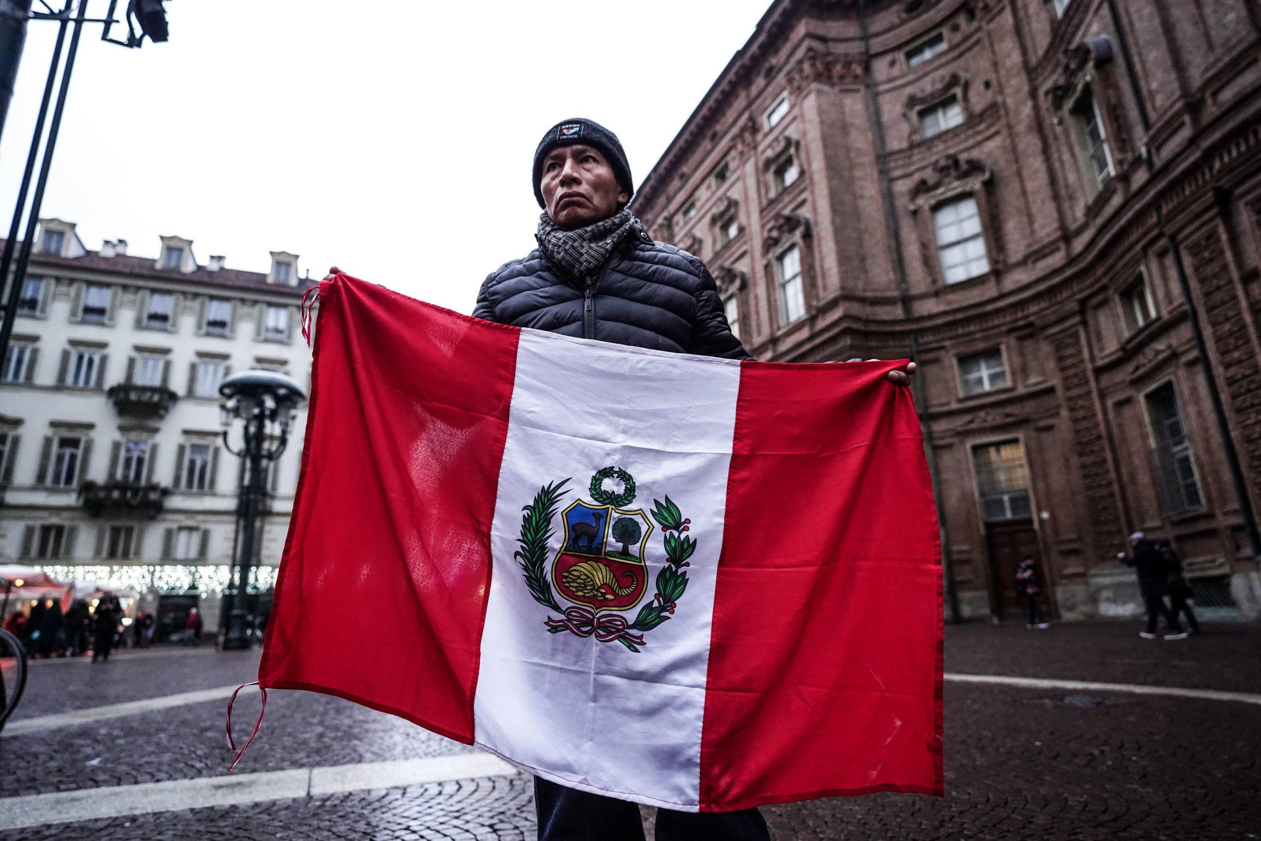 Perù, 300 turisti bloccati a Machu Picchu. La Farnesina: “Italiani stanno rientrando a Cuzco”