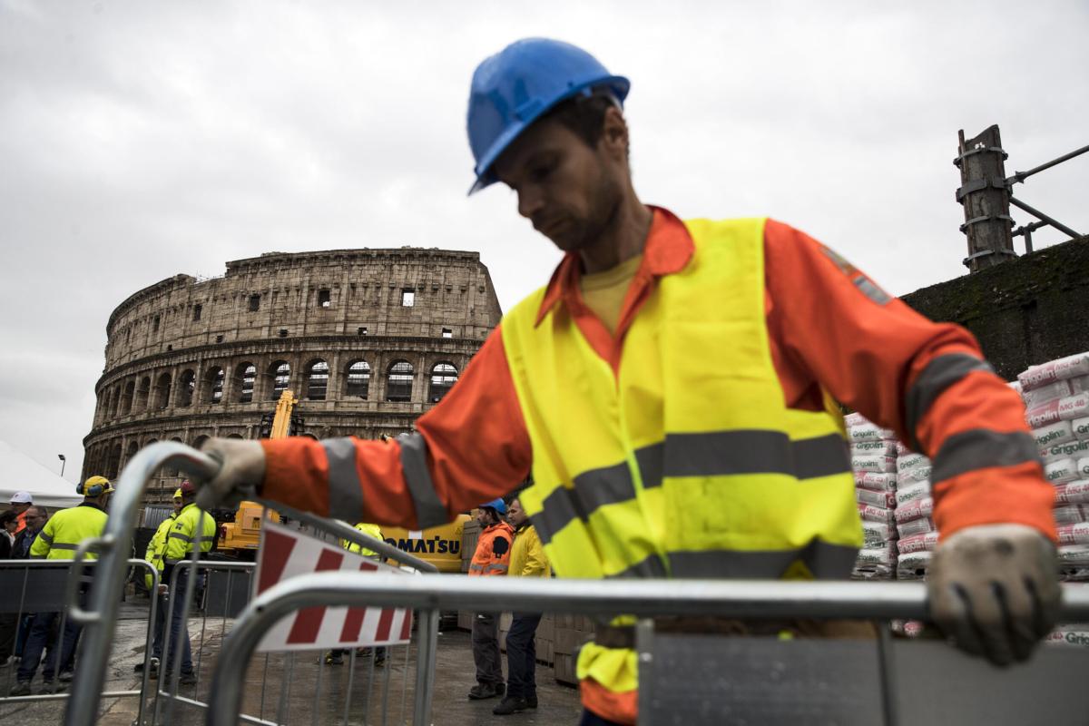 Lavoro, boom di assunzioni previste in Italia a febbraio 2023: si s…