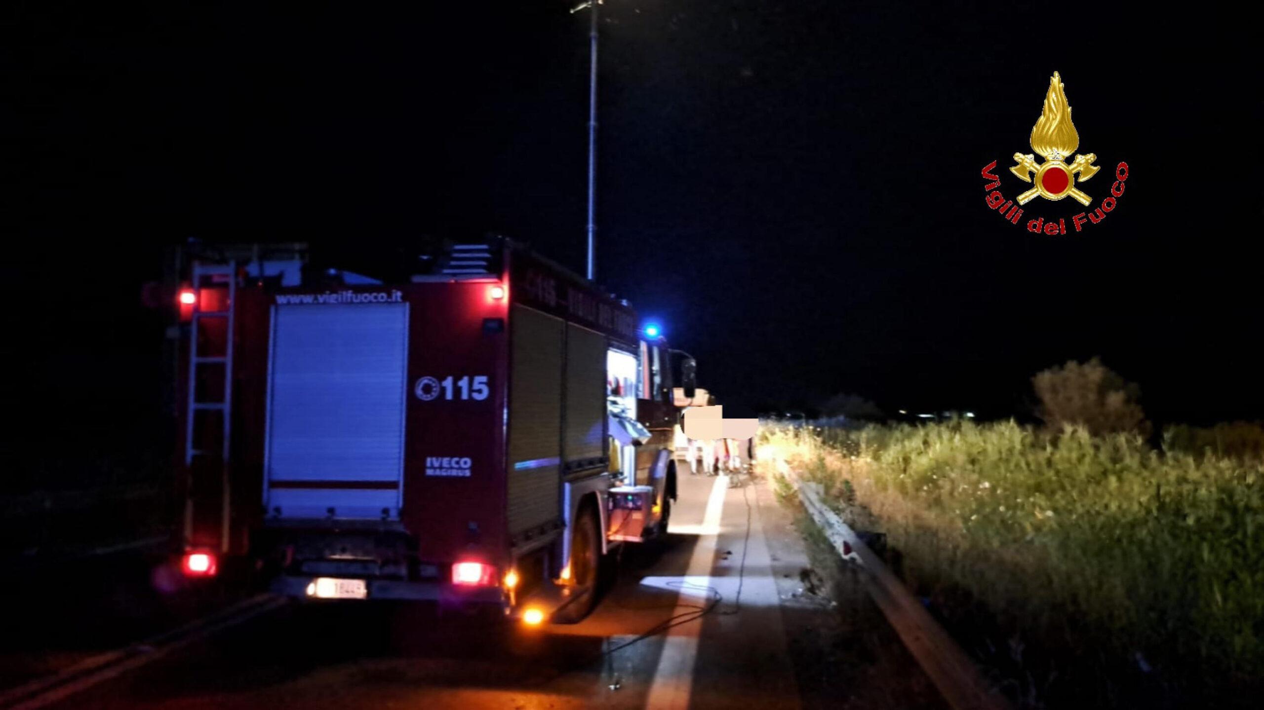 Incidente Pavone Canavese (Torino): fuori strada con la moto muore 22enne