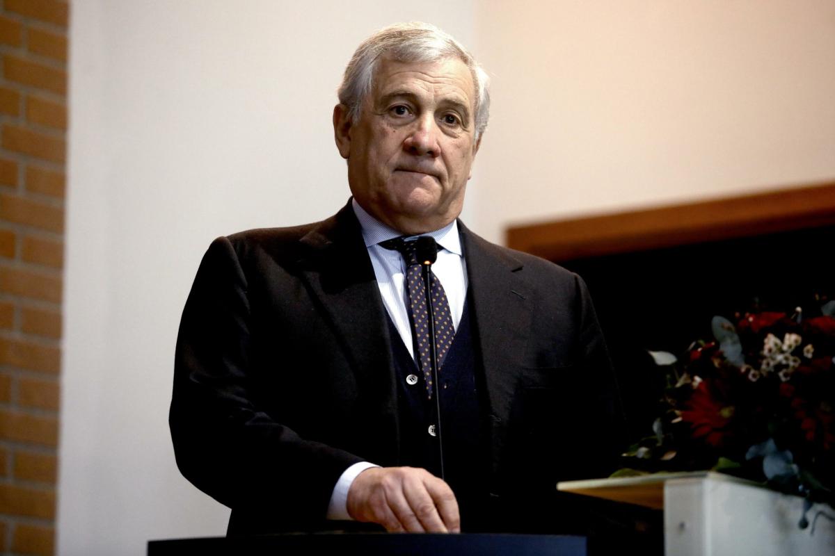 Operazione nel Mar Rosso, Tajani: “Difendiamo gli interessi dell’Italia. Non passare per Suez sarebbe un danno economico gravissimo”