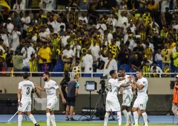 Supercoppa d’Arabia, scena da brividi al termine della finale: calciatore dell’Al-Ittihad frustato da un tifoso | VIDEO