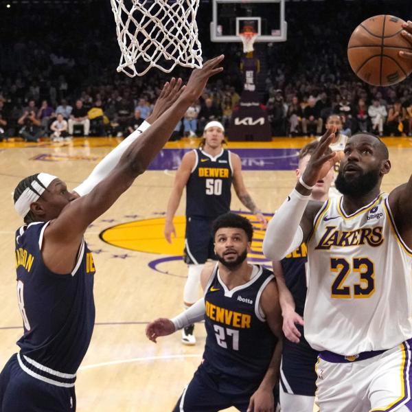 NBA, i Lakers riaprono la serie. I Nuggets si scaldano in ciabatte