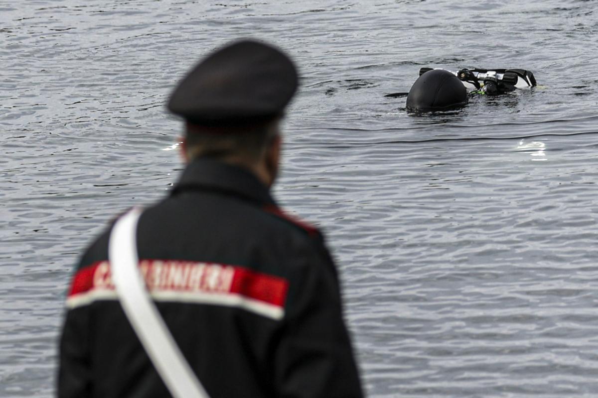 Viterbo, trovati i cadaveri di due uomini sulla spiaggia di Montalto di Castro: erano usciti in barca