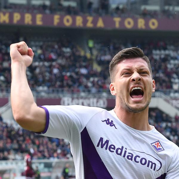 Jovic ai margini della Fiorentina e in cerca di una squadra: in Grecia non convince e il Milan si prende tempo