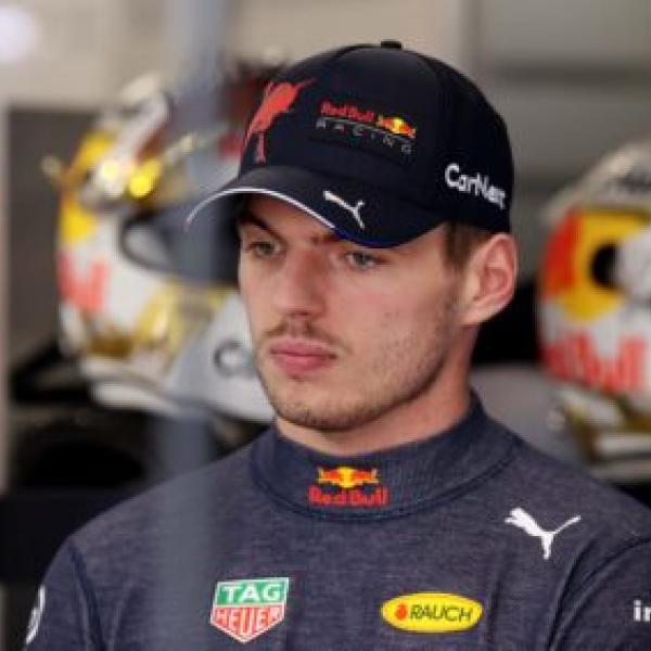 Formula 1, Max Verstappen dopo la pole: “Voglio vincere”. Perez nega l’errore