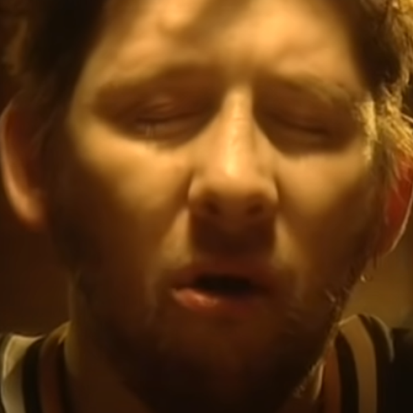 Che malattia aveva Shane MacGowan? I problemi di alcol e droga del leader dei Pogues