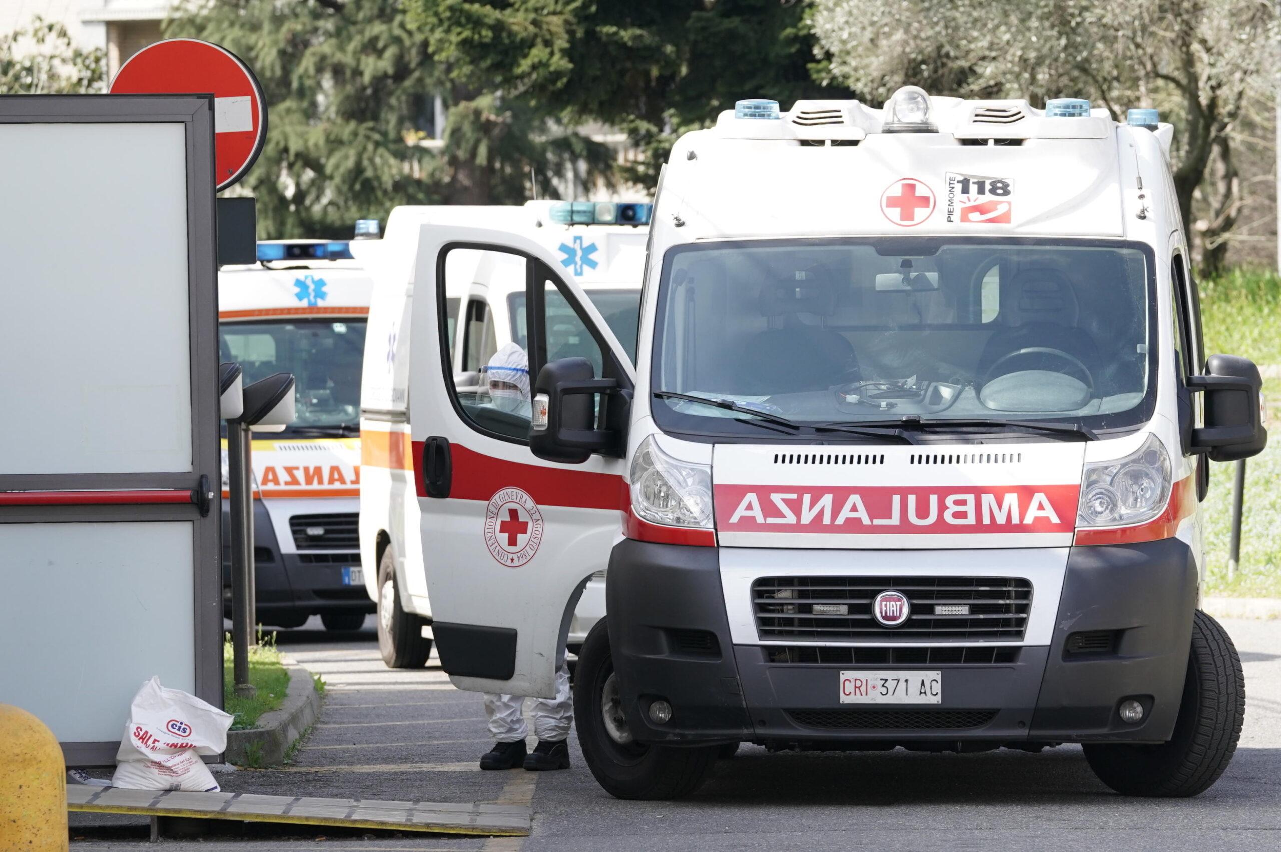 Incidente Lecce, moto finisce fuori strada: muore un centauro