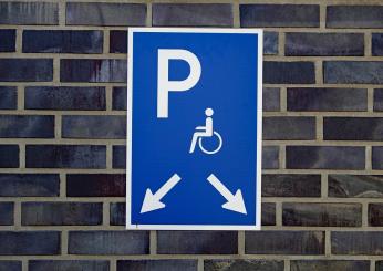 Disabile: diritto al parcheggio riservato sotto casa. Cosa sapere