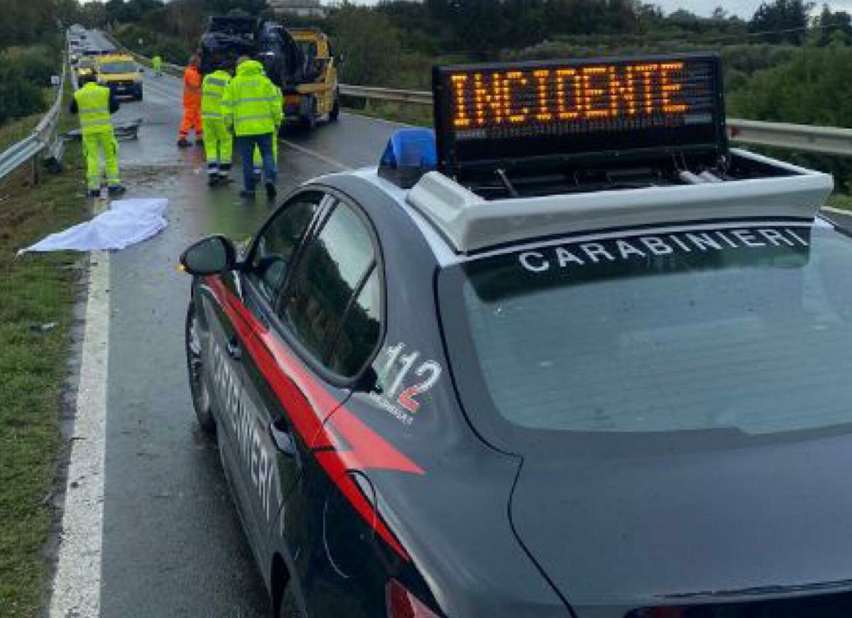 Drammatico incidente a Cagliari, uomo muore carbonizzato nella sua auto