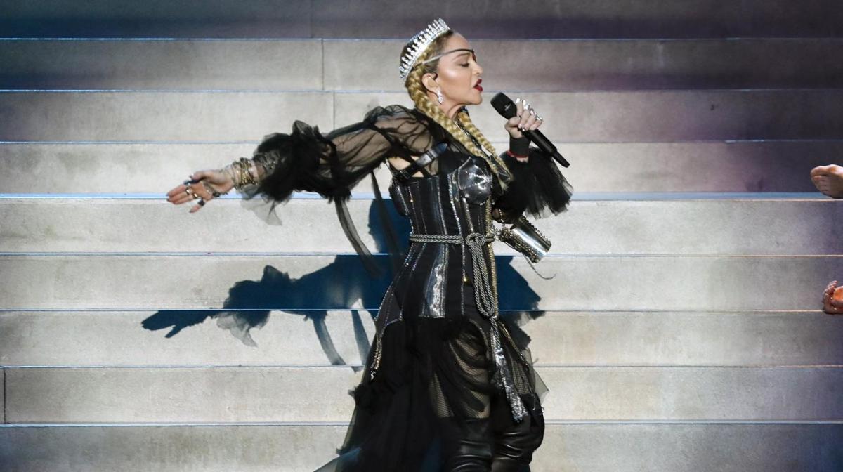 Madonna, lettera su Instagram per i fan dopo il ricovero. Ecco come…