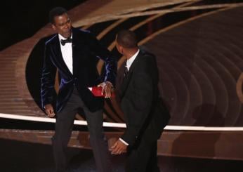 Chris Rock rompe il silenzio sui motivi dello schiaffo di Will Smith agli Oscar: “Non l’ha fatto per la mia battuta”