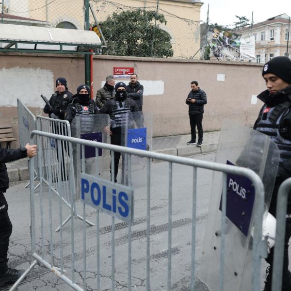 Attacco a Istanbul, chi sono i due arrestati? Il ministro dell’Interno: “Membri dell’Isis”