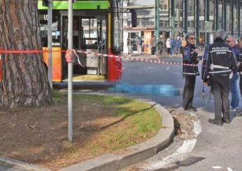 Milano, incidente lungo il cavalcavia del Ghisallo: uomo travolto da un bus, morto sul colpo