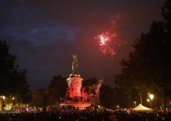 Elezioni in Francia 2024, proteste in Place de la Republique a Parigi: scontri tra manifestanti di estrema sinistra e forze dell’ordine | VIDEO