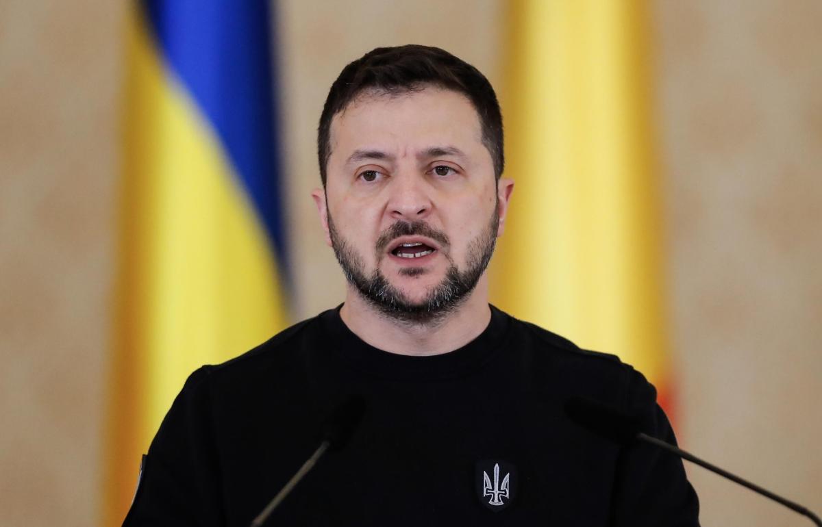 Ucraina, riunione tra Zelensky e il capo dell’esercito. Smentite su…