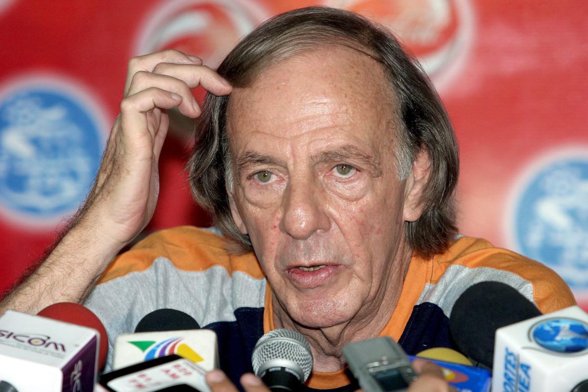 Addio a Cesar Luis Menotti: causa morte, età, malattia, moglie, figli e squadre allenate dal tecnico argentino