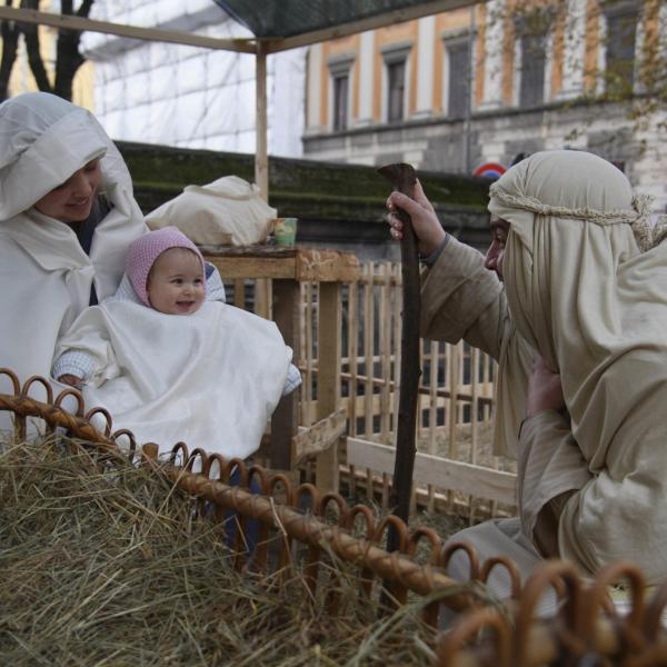 Nel presepe vivente di Graffignano Gesù è femmina. Nella culla Linda, una bimba di quattro mesi